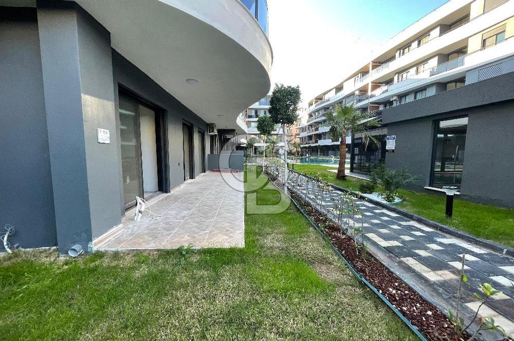 Kuşadası My Suits'te Havuz Cepheli 2+1 Daire