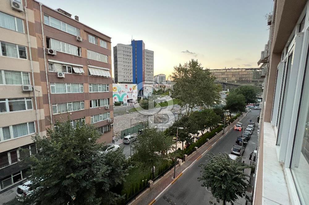 ŞİŞLİ SIRACEVİZLER CAD. ÜZERİNDE ÖZEL MİMARİ TASARIMLI MODERN ARA KAT 3,5+1