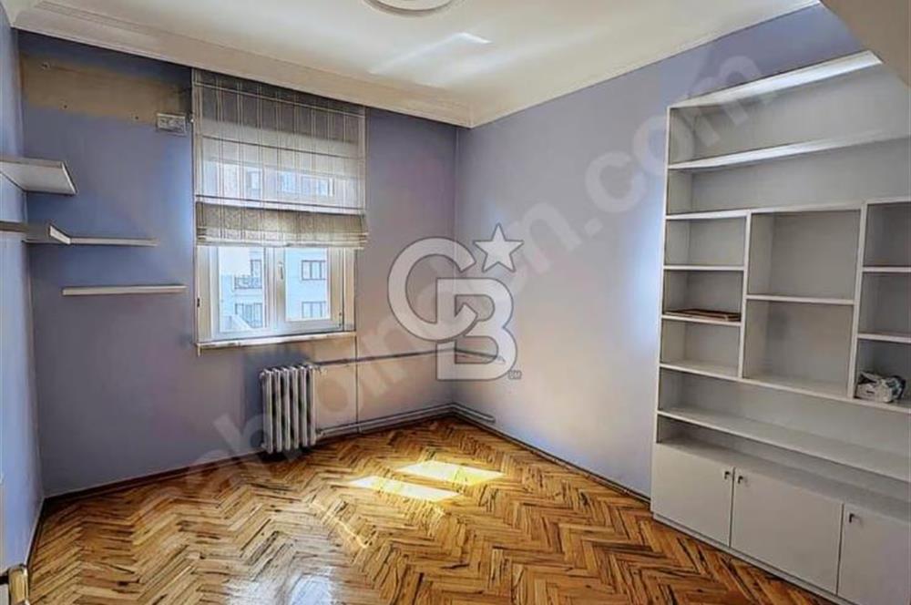 Kadıköy Sahrayıcedit de Satılık 3+1 Otoparklı