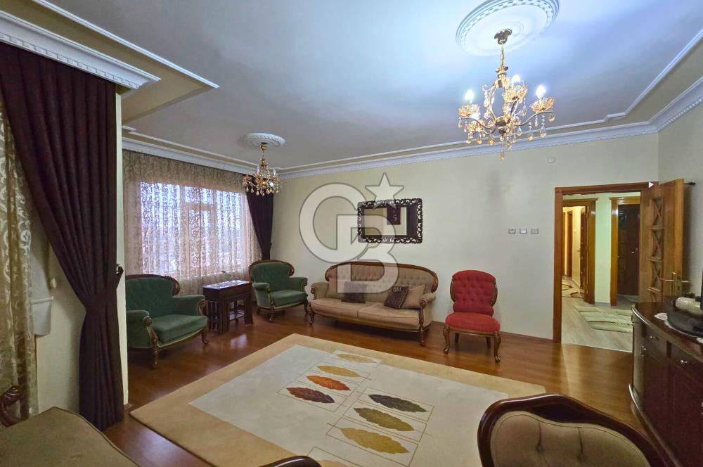 COLDWELL BANKER'DAN MERKEZİ KONUMDA SATILIK GENİŞ 3+1 DAİRE