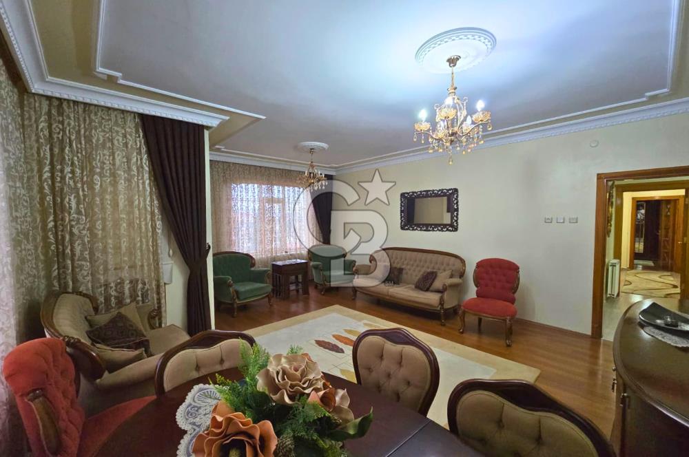 COLDWELL BANKER'DAN MERKEZİ KONUMDA SATILIK GENİŞ 3+1 DAİRE