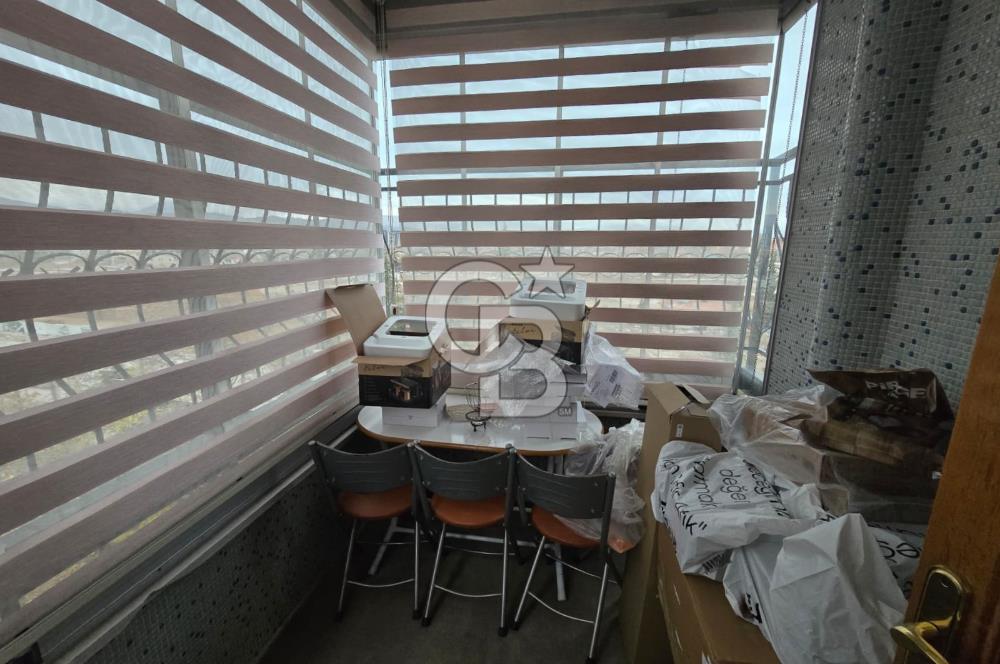 COLDWELL BANKER'DAN MERKEZİ KONUMDA SATILIK GENİŞ 3+1 DAİRE