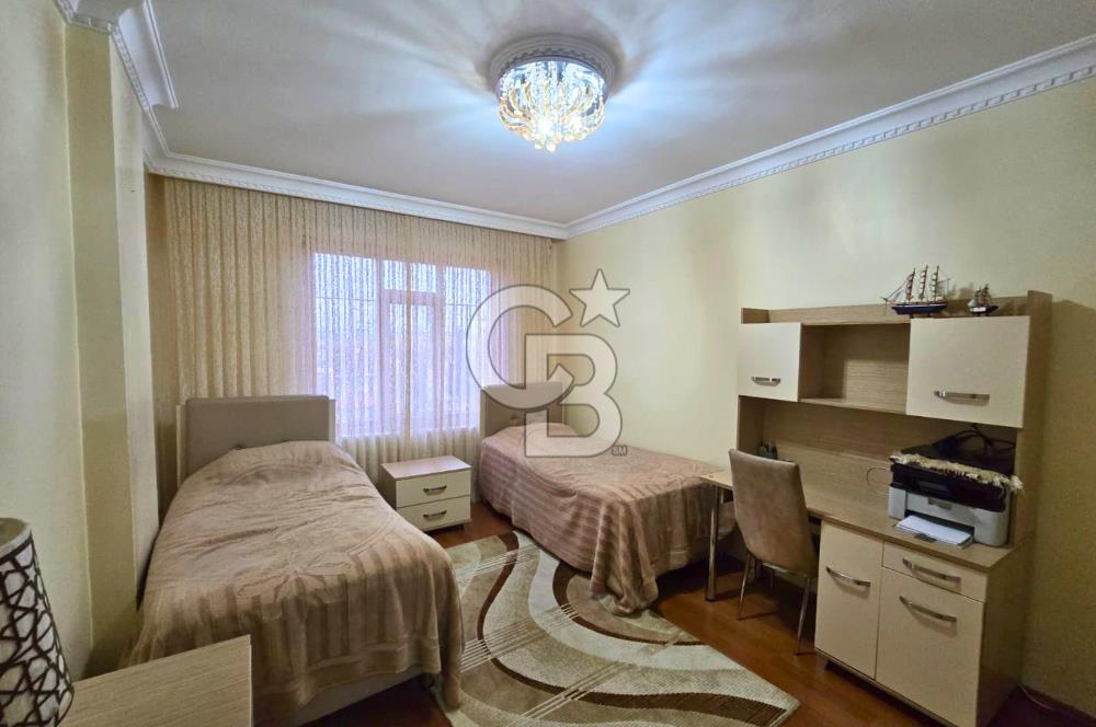 COLDWELL BANKER'DAN MERKEZİ KONUMDA SATILIK GENİŞ 3+1 DAİRE