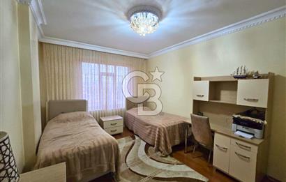 COLDWELL BANKER'DAN MERKEZİ KONUMDA SATILIK GENİŞ 3+1 DAİRE