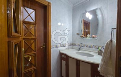 COLDWELL BANKER'DAN MERKEZİ KONUMDA SATILIK GENİŞ 3+1 DAİRE