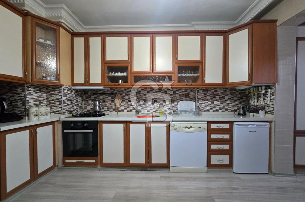 COLDWELL BANKER'DAN MERKEZİ KONUMDA SATILIK GENİŞ 3+1 DAİRE