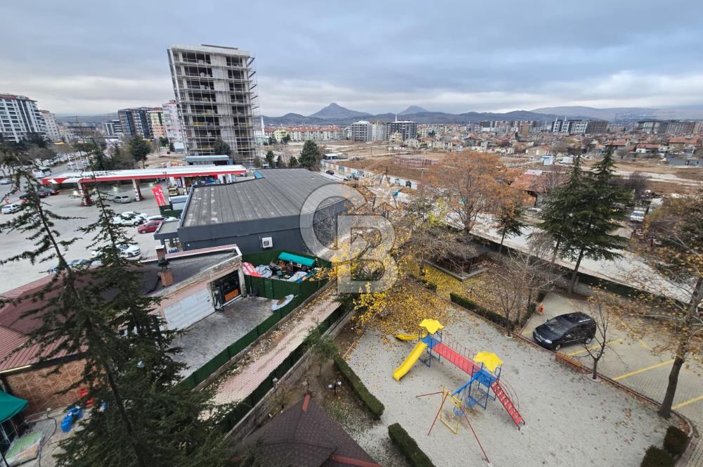 COLDWELL BANKER'DAN MERKEZİ KONUMDA SATILIK GENİŞ 3+1 DAİRE