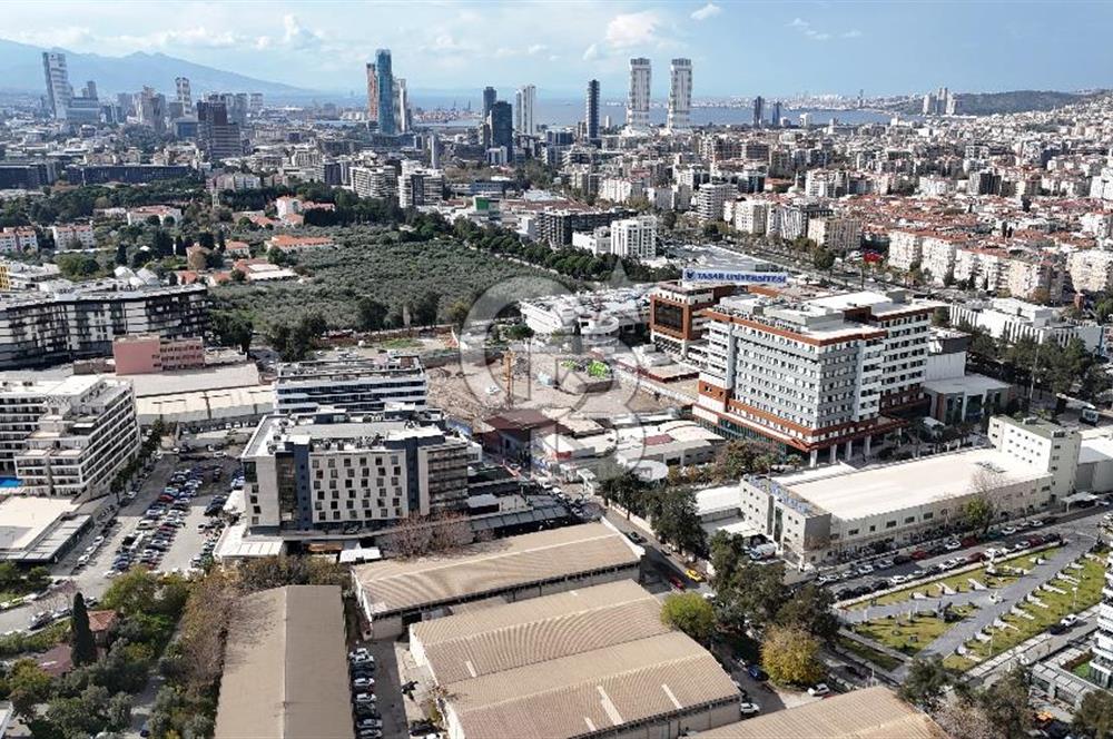 Bornova Gümüş Vivora’da Kurumsal KiraciliSatılık Dükkan 