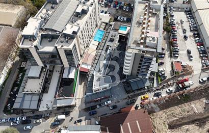 Bornova Gümüş Vivora’da Kurumsal KiraciliSatılık Dükkan 