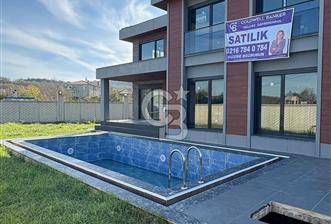 Şile Meşrutiyet'te  Müstakil Havuzlu 4+1 Villa  - 1 - 272384