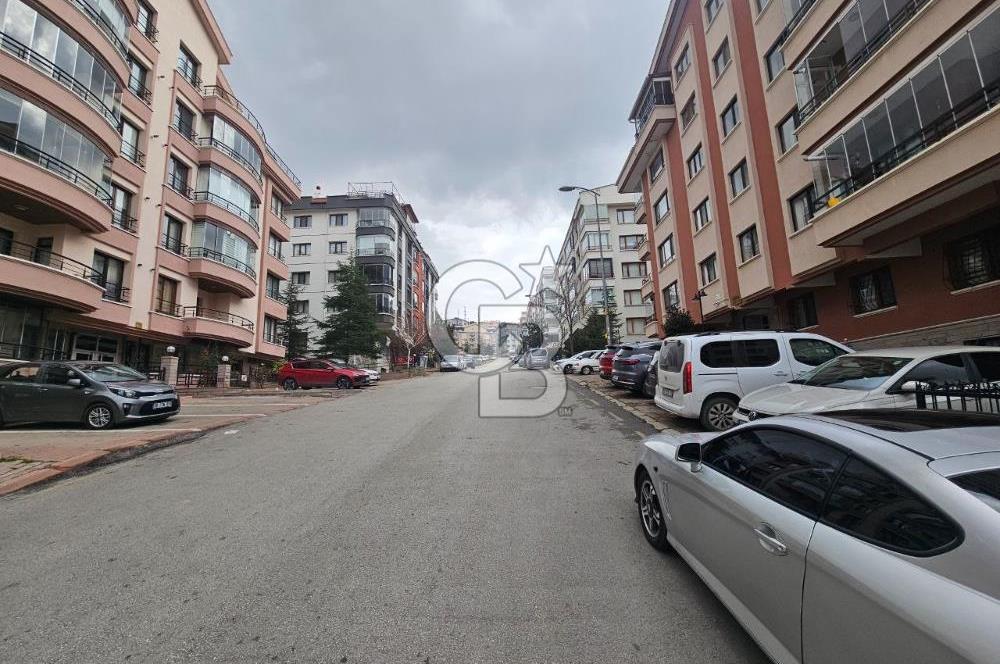 AKPINAR'DA DİKMEN CADDESİ 300 m YAKINI SATILIK GENİŞ 4+1 DAİRE