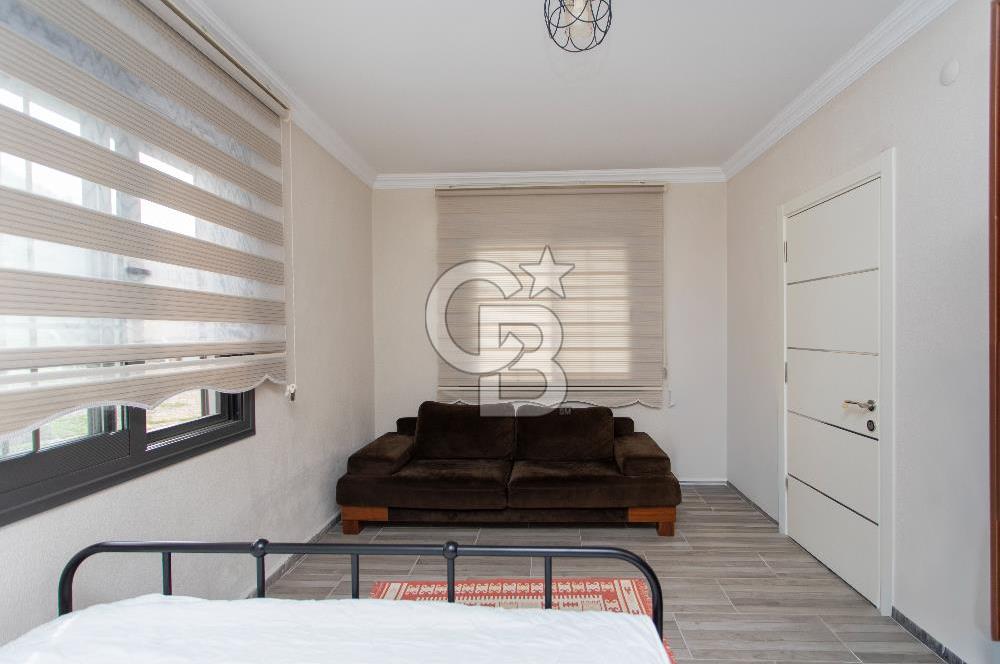 Foça Kocamehmetler'de Satılık Tarla ve Ev