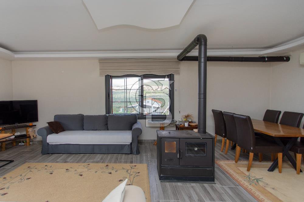 Foça Kocamehmetler'de Satılık Tarla ve Ev