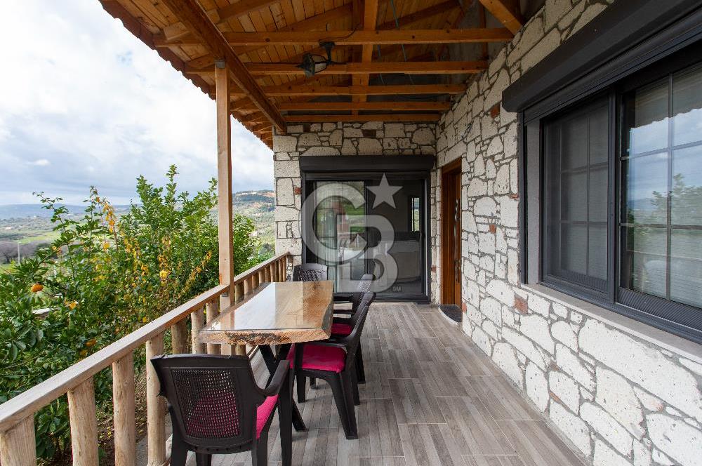 Foça Kocamehmetler'de Satılık Tarla ve Ev