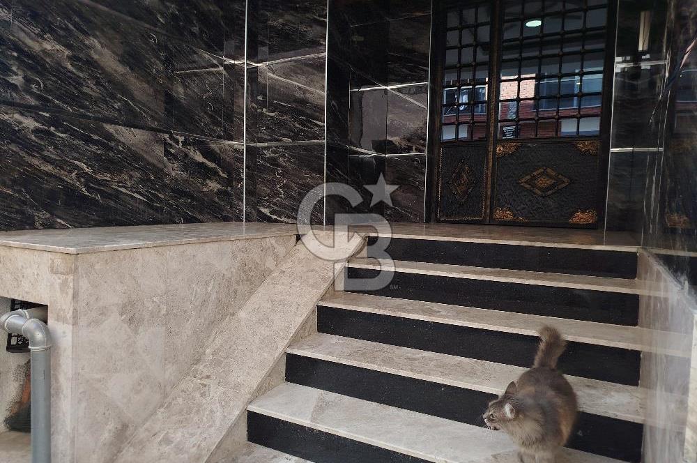 Küçük Çiğli'de Satılık 3+1 Daire