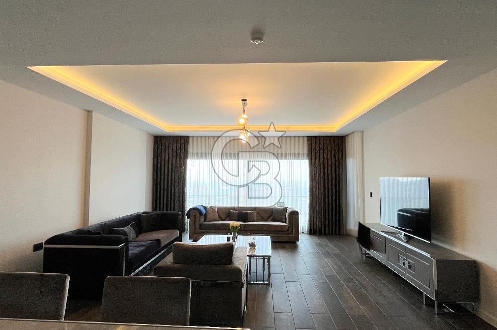 Narlıdere'de Lüks Yaşam Deniz Manzaralı Modern Daire