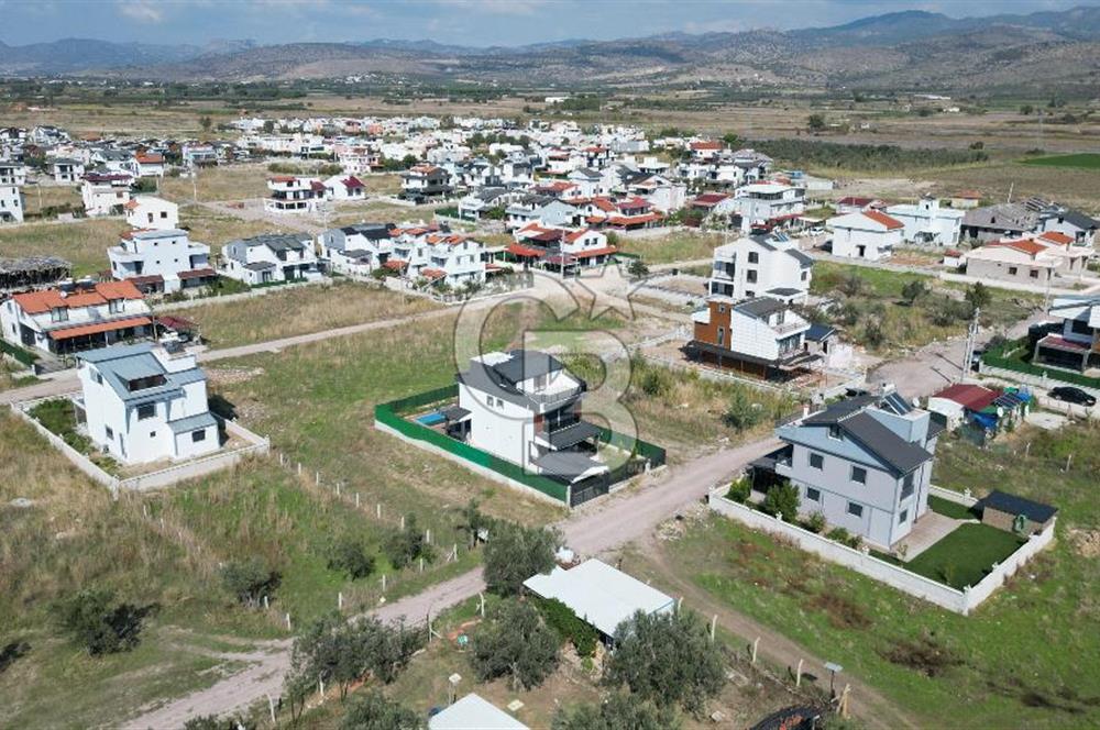 İZMİR DİKİLİ'DE 5+1 SATILIK SIFIR TRİPLEKS VİLLA