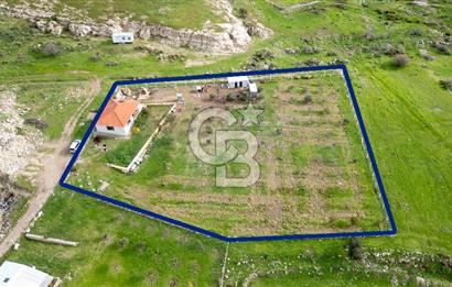 Foça Kocamehmetler'de Satılık Tarla ve Ev
