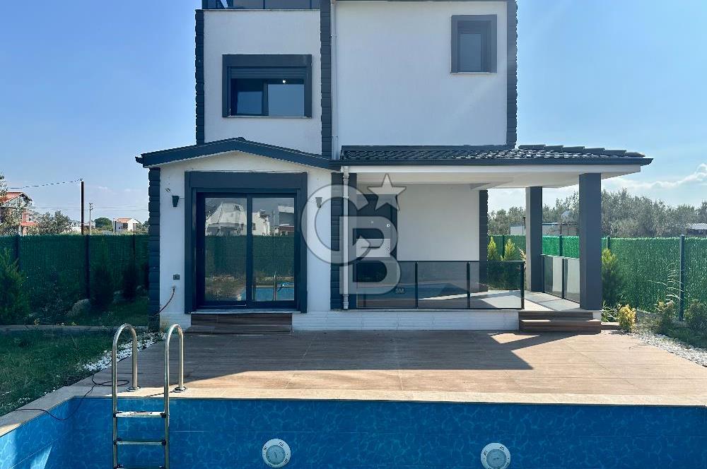 İZMİR DİKİLİ'DE 5+1 SATILIK SIFIR TRİPLEKS VİLLA