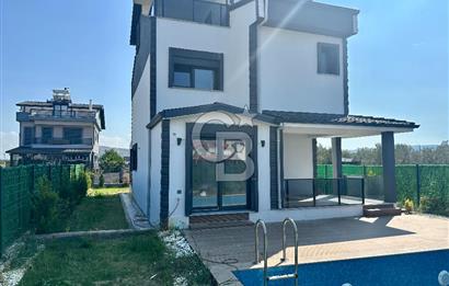 İZMİR DİKİLİ'DE 5+1 SATILIK SIFIR TRİPLEKS VİLLA