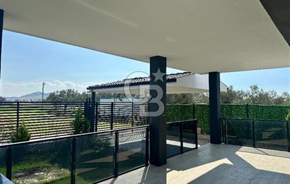 İZMİR DİKİLİ'DE 5+1 SATILIK SIFIR TRİPLEKS VİLLA