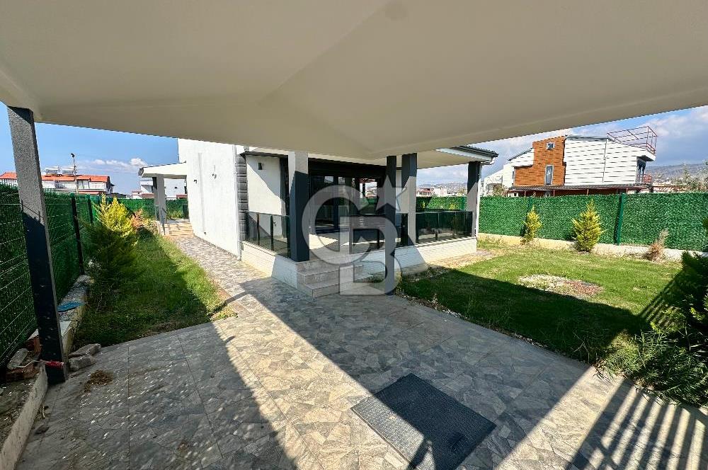 İZMİR DİKİLİ'DE 5+1 SATILIK SIFIR TRİPLEKS VİLLA