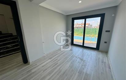 İZMİR DİKİLİ'DE 5+1 SATILIK SIFIR TRİPLEKS VİLLA