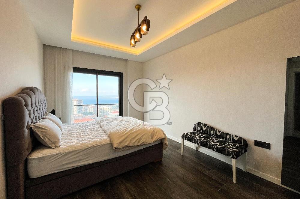 Narlıdere'de Lüks Yaşam Deniz Manzaralı Modern Daire