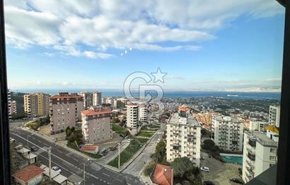 Narlıdere'de Lüks Yaşam Deniz Manzaralı Modern Daire