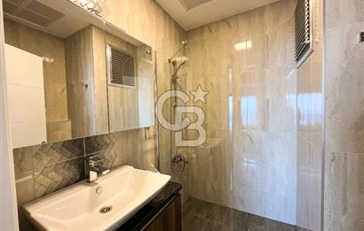 Narlıdere'de Lüks Yaşam Deniz Manzaralı Modern Daire