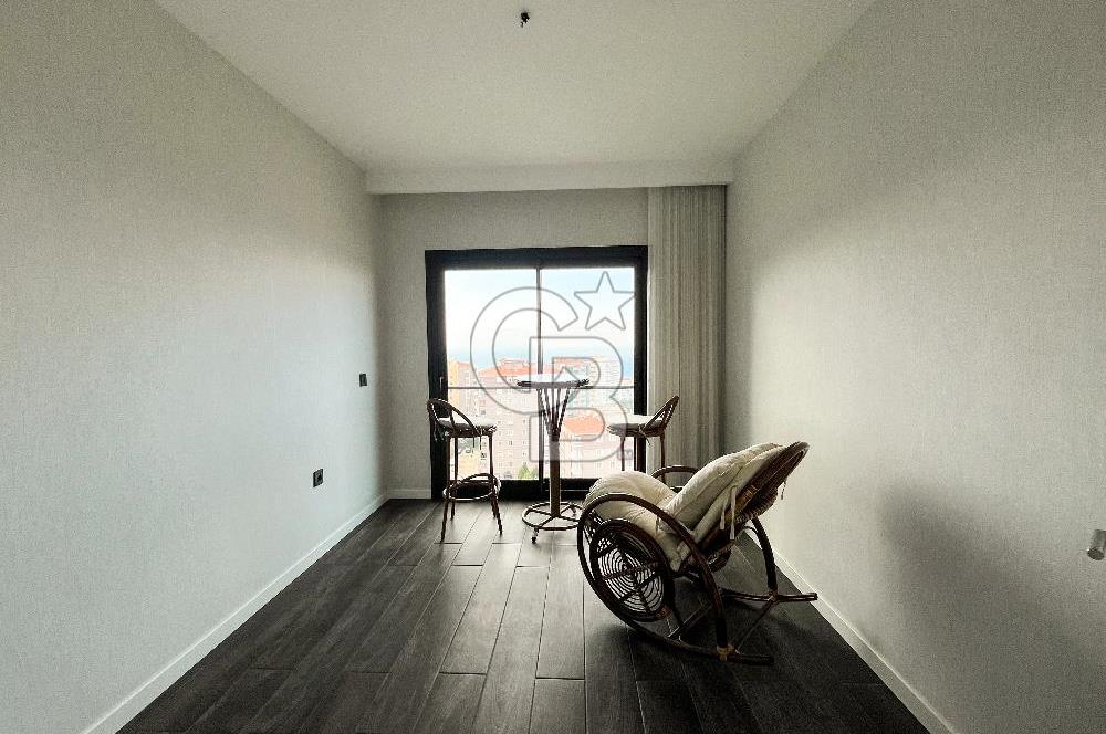 Narlıdere'de Lüks Yaşam Deniz Manzaralı Modern Daire