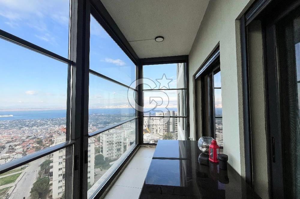 Narlıdere'de Lüks Yaşam Deniz Manzaralı Modern Daire