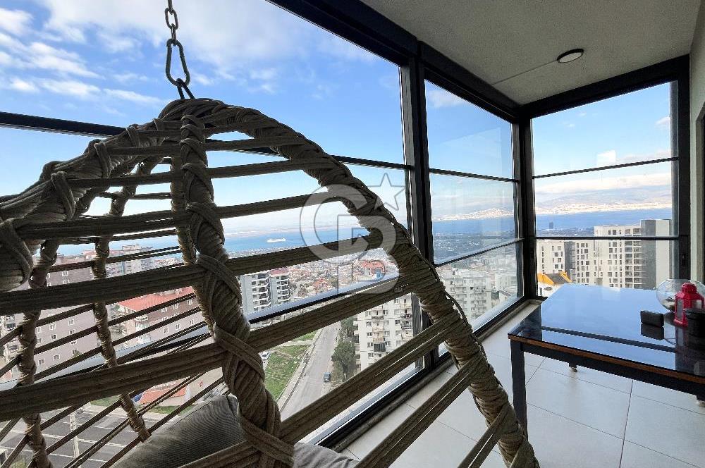 Narlıdere'de Lüks Yaşam Deniz Manzaralı Modern Daire