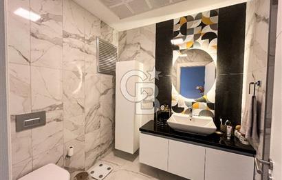 Narlıdere'de Lüks Yaşam Deniz Manzaralı Modern Daire