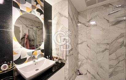 Narlıdere'de Lüks Yaşam Deniz Manzaralı Modern Daire