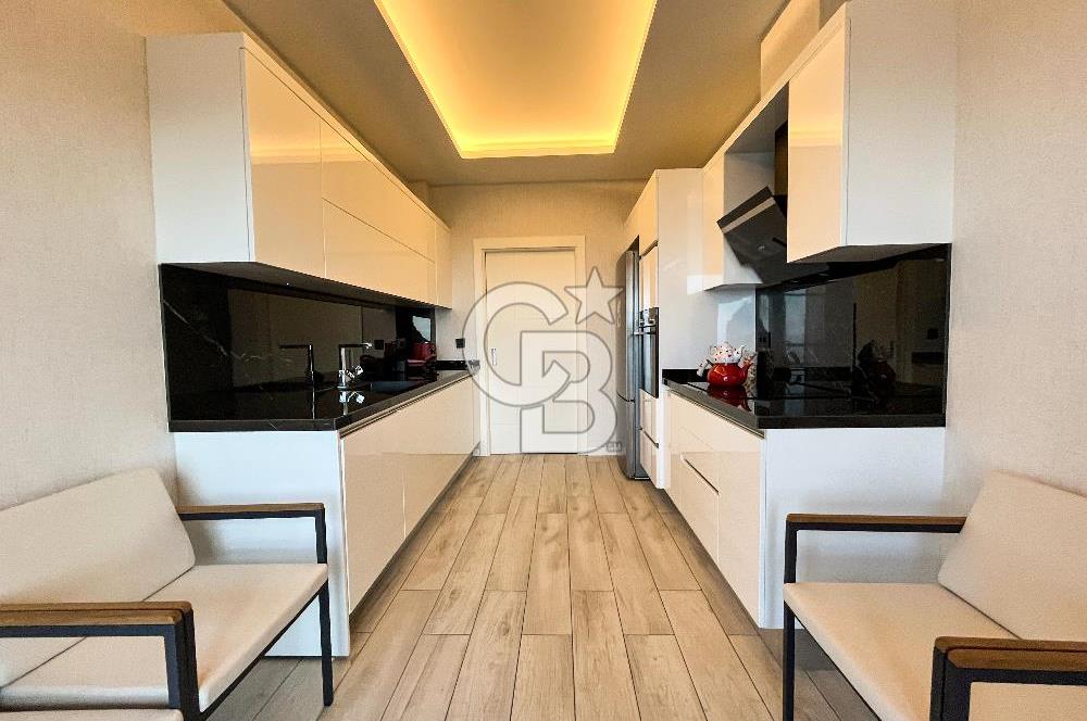 Narlıdere'de Lüks Yaşam Deniz Manzaralı Modern Daire