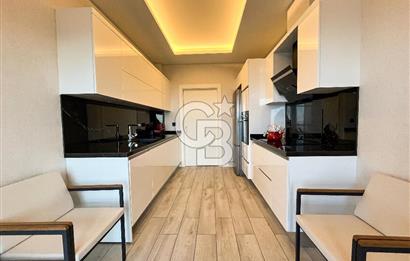 Narlıdere'de Lüks Yaşam Deniz Manzaralı Modern Daire