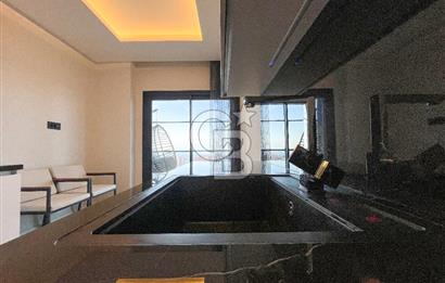 Narlıdere'de Lüks Yaşam Deniz Manzaralı Modern Daire