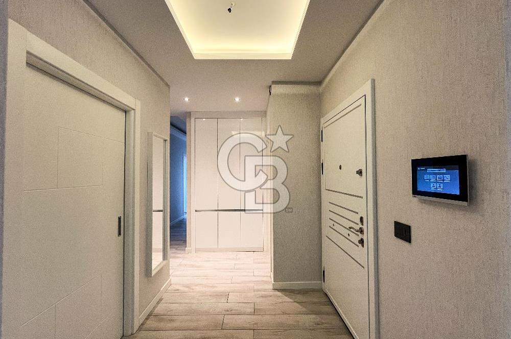 Narlıdere'de Lüks Yaşam Deniz Manzaralı Modern Daire