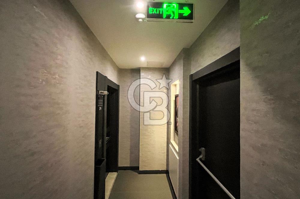 Narlıdere'de Lüks Yaşam Deniz Manzaralı Modern Daire