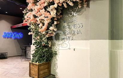 Narlıdere'de Lüks Yaşam Deniz Manzaralı Modern Daire