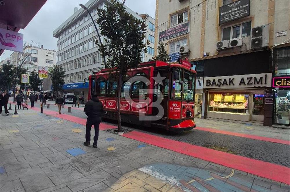ŞİRİNEVLER METRO YAKINI 2+1 BALKONLU MERKEZİ KONUMLU SATILIK