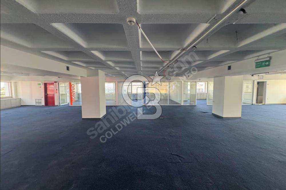 NEO'DAN GAYRETTEPE DE KİRALIK 700M2 DEKORASYONLU OFİS
