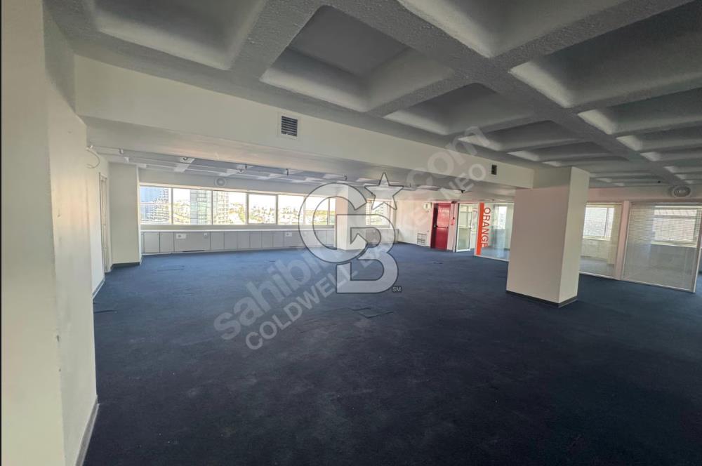 NEO'DAN GAYRETTEPE DE KİRALIK 700M2 DEKORASYONLU OFİS