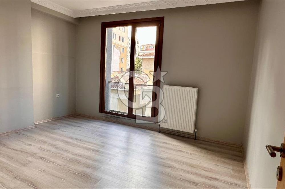 Ümraniye Şerifali Yeni Binada Caddede Balkonlu 2+1 Kiralık Daire