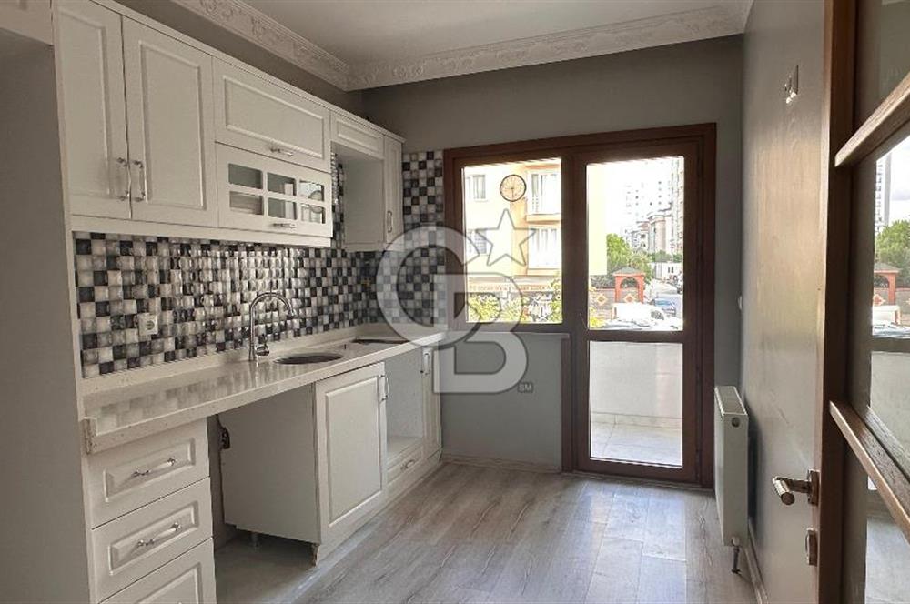 Ümraniye Şerifali Yeni Binada Caddede Balkonlu 2+1 Kiralık Daire