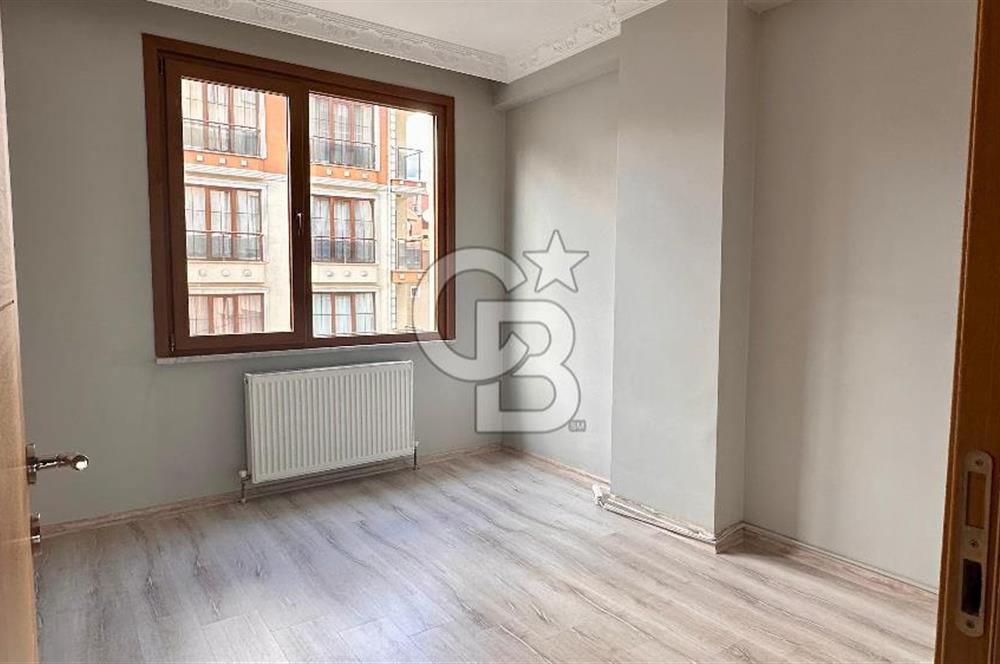 Ümraniye Şerifali Yeni Binada Caddede Balkonlu 2+1 Kiralık Daire