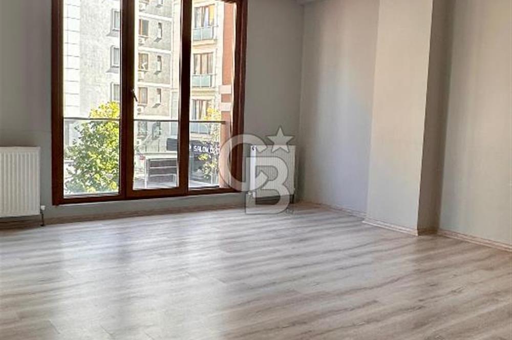 Ümraniye Şerifali Yeni Binada Caddede Balkonlu 2+1 Kiralık Daire