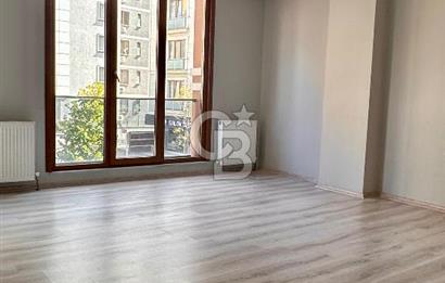 Ümraniye Şerifali Yeni Binada Caddede Balkonlu 2+1 Kiralık Daire