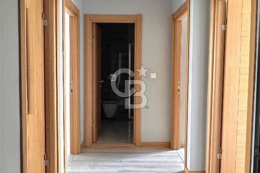 Ümraniye Şerifali Yeni Binada Caddede Balkonlu 2+1 Kiralık Daire